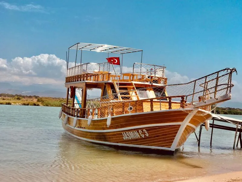 Jasmin Ç 3 gulet in Kaş